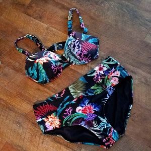 Tropical Floral print Bikini nwot plus size🌺